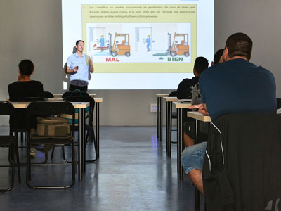 手机号短信轰在线轰炸免费软件